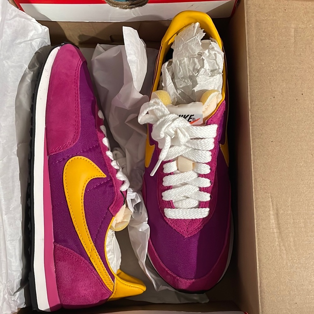 Nike Waffle Trainers Fireberry